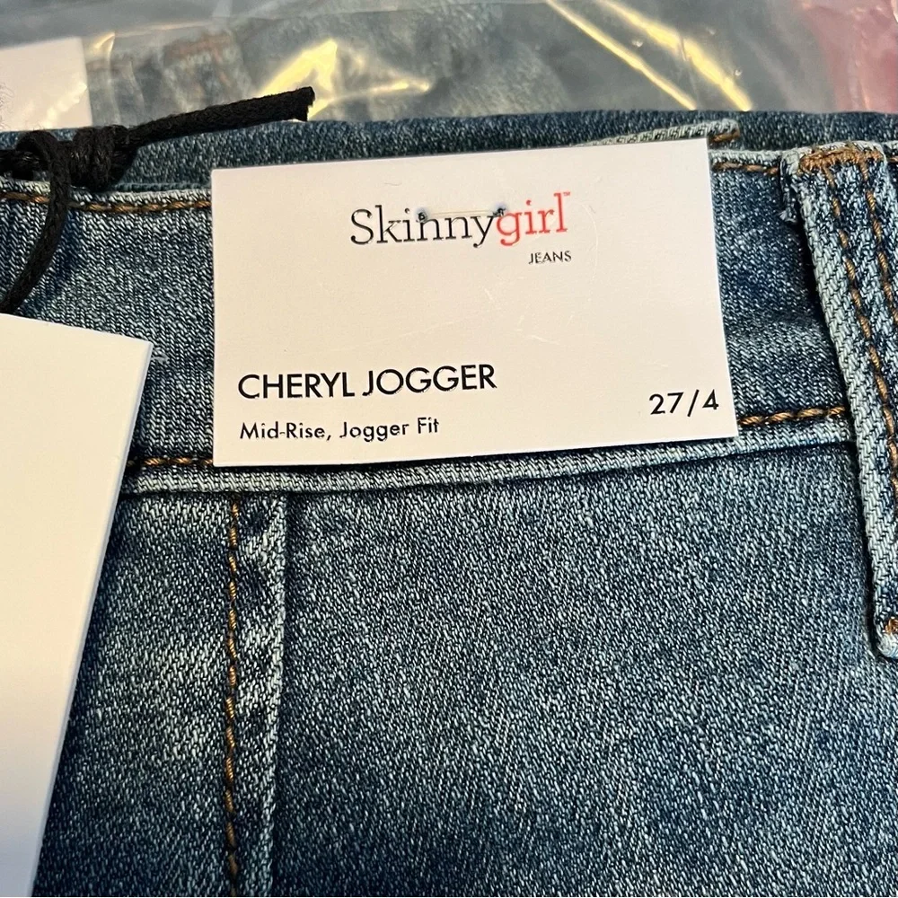 NWT Skinny Girl Cheryl Denim Jogger Jeans
Mid-Rise skinnygirl - Picture 10 of 11